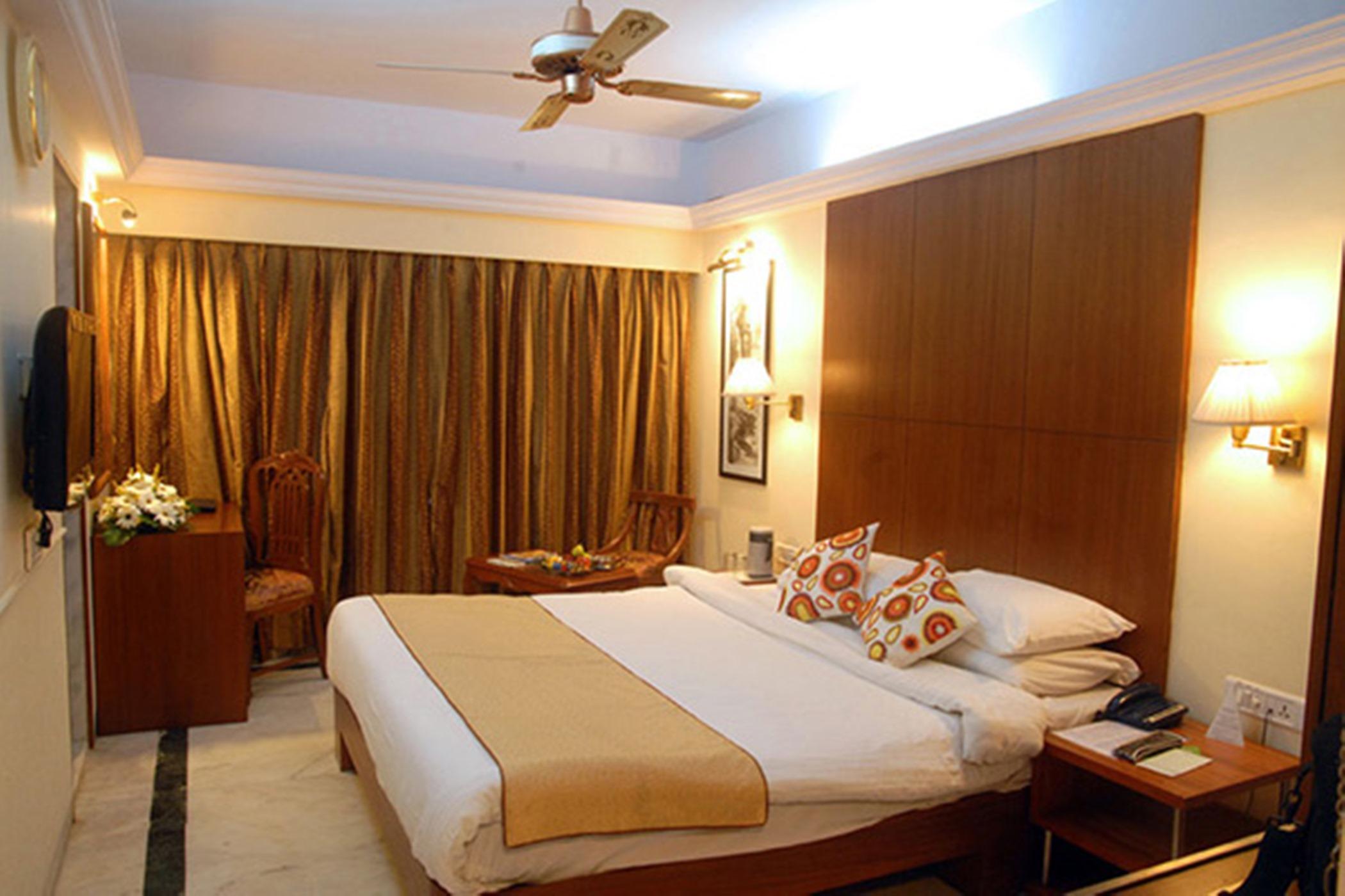 Regenta Place The Emerald Mumbai Room photo