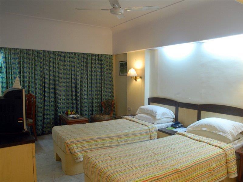 Regenta Place The Emerald Mumbai Room photo